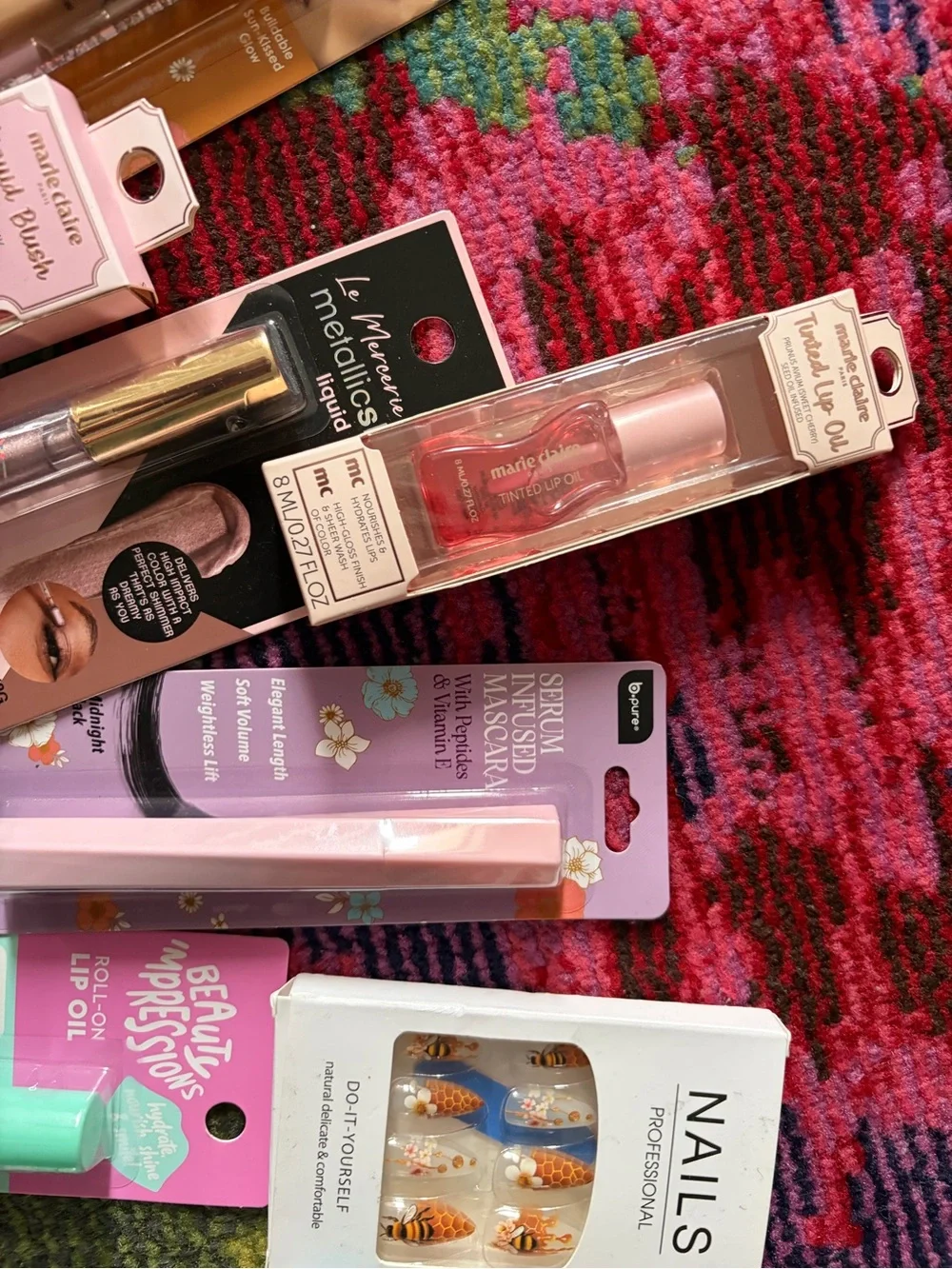 Assorted Women’s Makeup Set – Pink and Purple Shades + Cake